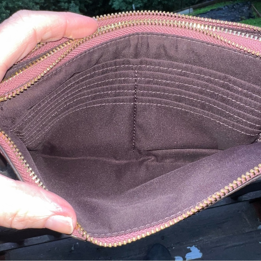 COACH Dbl Zip Wristlet Wallet Pink Pebble Leather w Gold Hardware AUTHENTIC - Picture 7 of 8